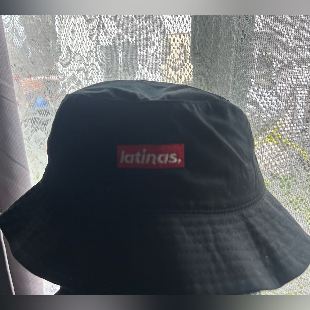 bucket hat